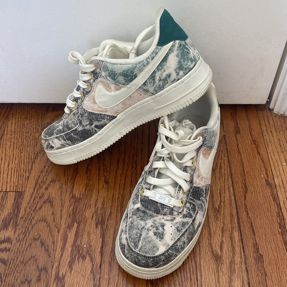 Air Force One - Picture 3 of 4